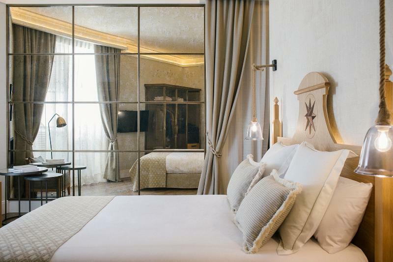 Hotel Antigua Palma - Casa Noble Exteriér fotografie A suite at the Mandarin Oriental, Paris